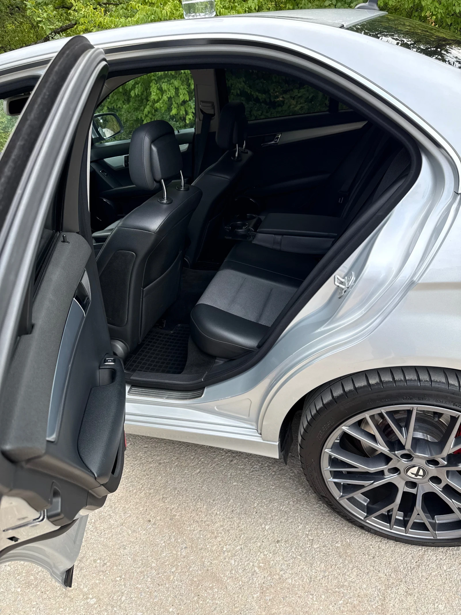 Mercedes-Benz C 220, снимка 9 - Автомобили и джипове - 56219134