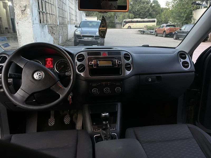 VW Tiguan 2.0TDI, снимка 4 - Автомобили и джипове - 47360123