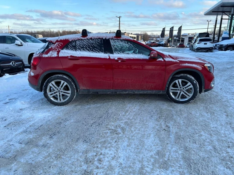 Mercedes-Benz GLA * 250 * CARFAX * ФИНАНСИРАНЕ* , снимка 3 - Автомобили и джипове - 52820032