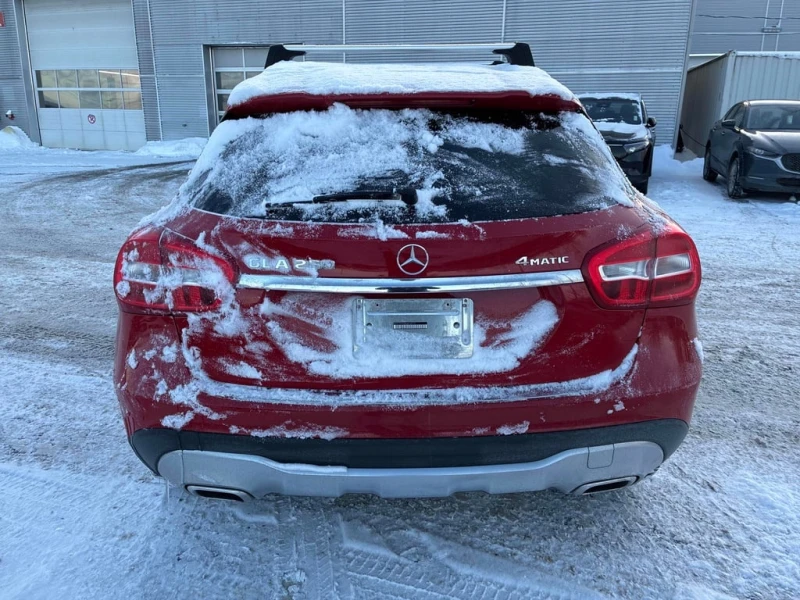 Mercedes-Benz GLA * 250 * CARFAX * ФИНАНСИРАНЕ* , снимка 4 - Автомобили и джипове - 52820032