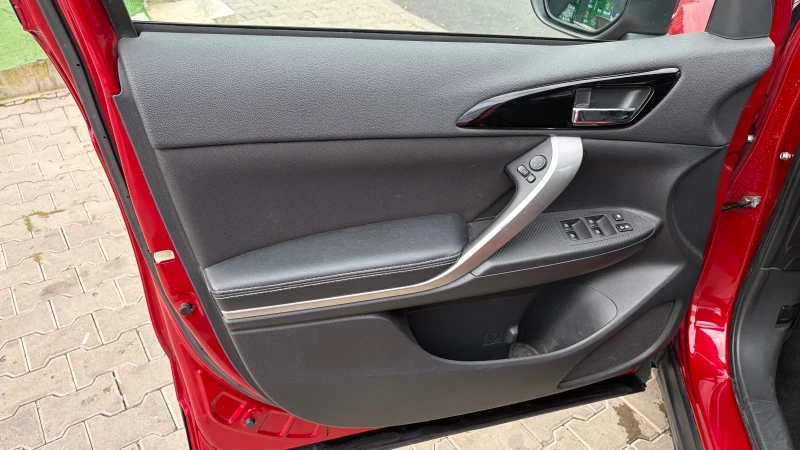 Mitsubishi Eclipse Cross 1.5iTurbo* 163HP* 4x4* AUTOMAT, снимка 9 - Автомобили и джипове - 53029843