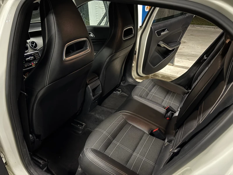 Mercedes-Benz GLA 220, снимка 13 - Автомобили и джипове - 53529192