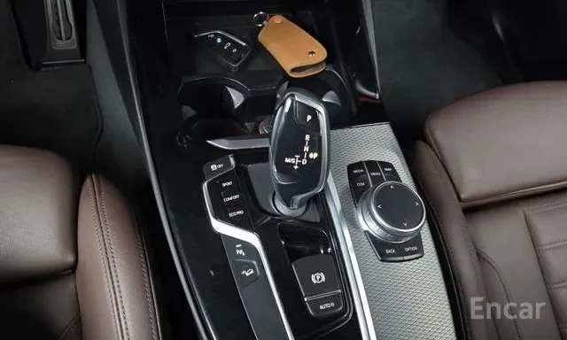 BMW X3 20D * M ПАКЕТ * HUD * ПАНО * ЩОРИ * 4 ПОДГРЕВА * , снимка 10 - Автомобили и джипове - 56127718