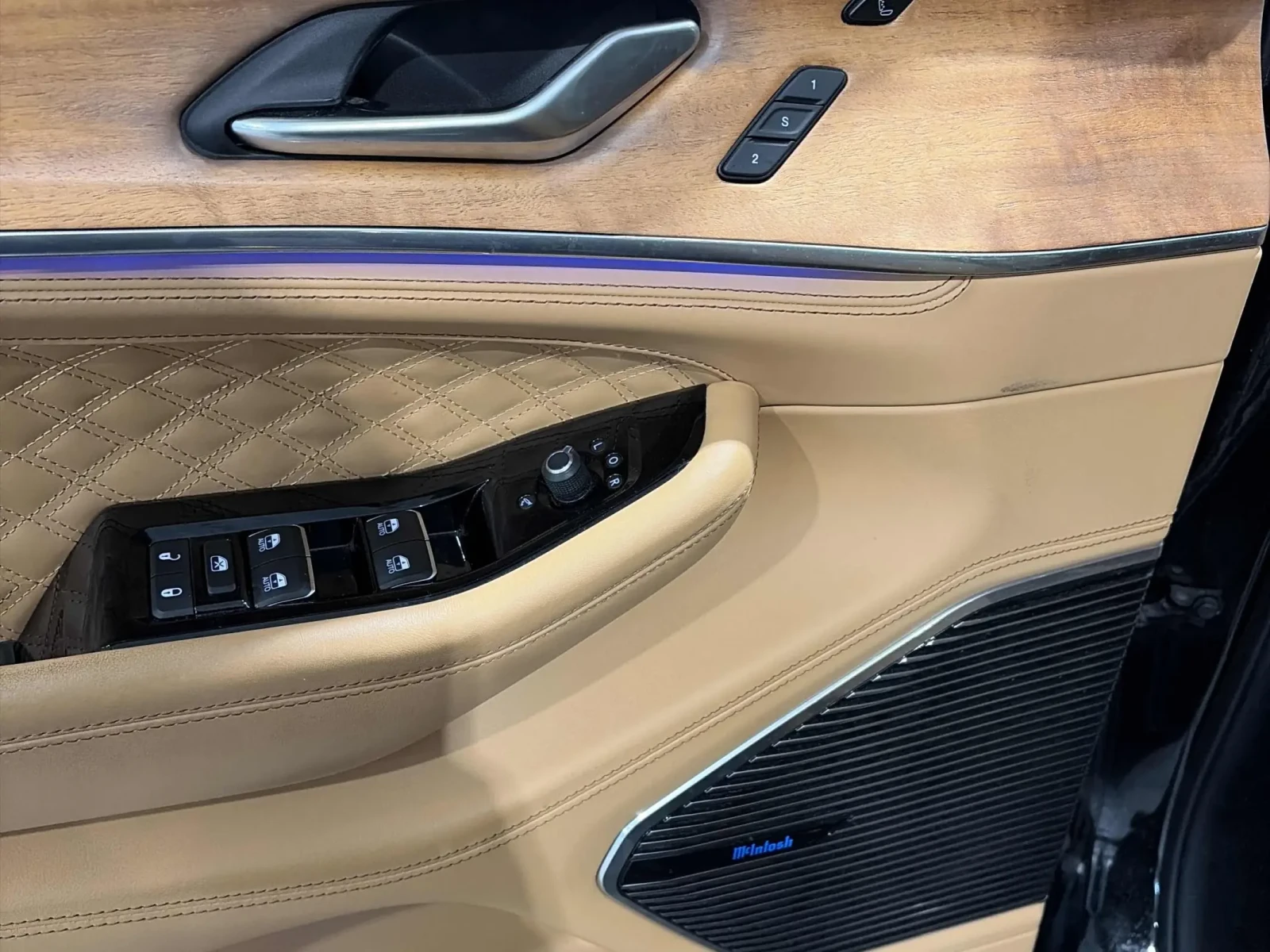 Jeep Grand cherokee Summit Reserve * 4xe * CARFAX * АВТО КРЕДИТ * , снимка 8 - Автомобили и джипове - 53929918