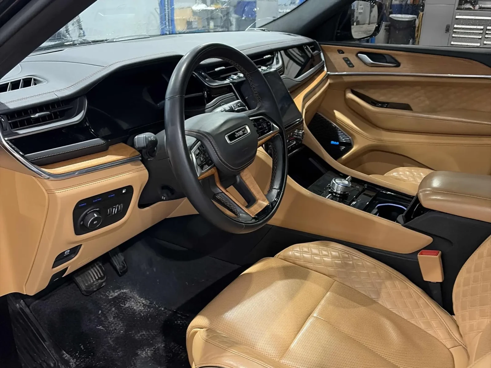 Jeep Grand cherokee Summit Reserve * 4xe * CARFAX * АВТО КРЕДИТ * , снимка 9 - Автомобили и джипове - 53929918