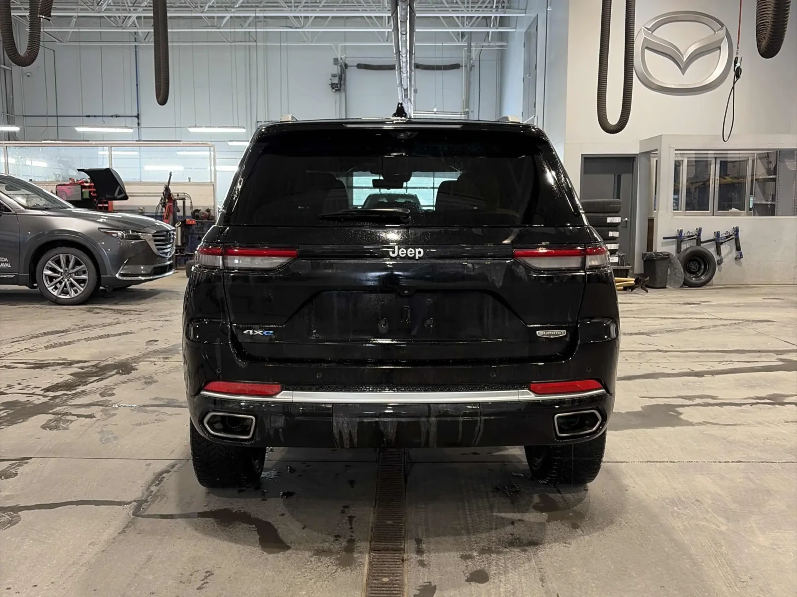 Jeep Grand cherokee Summit Reserve * 4xe * CARFAX * АВТО КРЕДИТ * , снимка 5 - Автомобили и джипове - 53929918