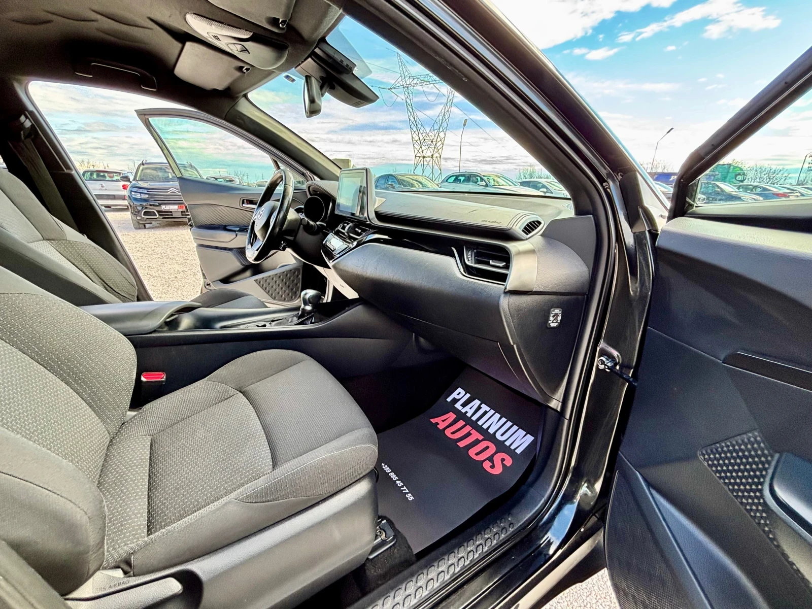 Toyota C-HR 1.8 HYBRID/FACELIFT/ПОДГРЕВ/КАМЕРА, снимка 8 - Автомобили и джипове - 54045373