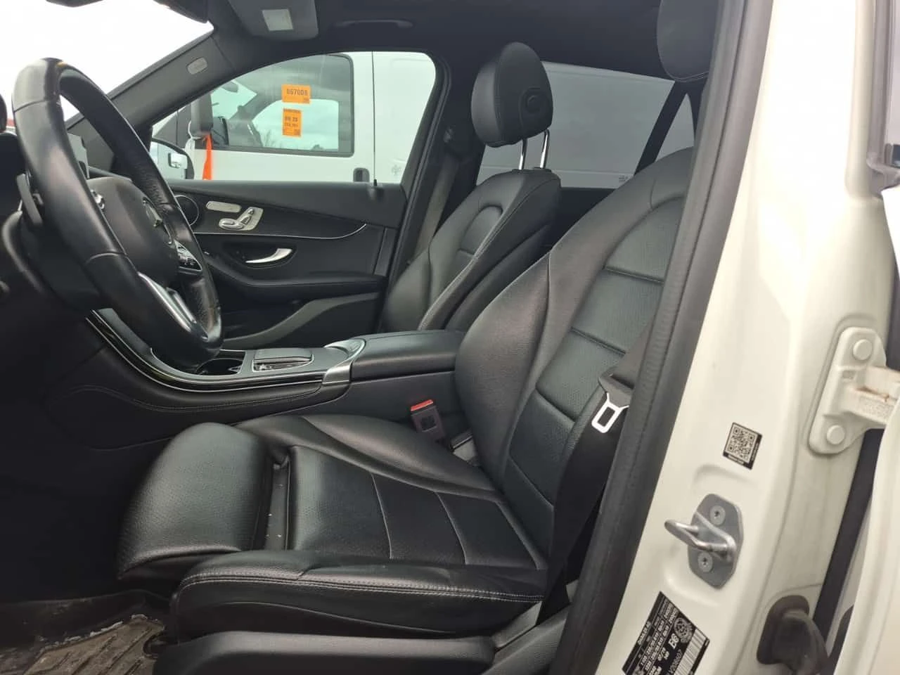 Mercedes-Benz GLC * 300 * CARFAX * ЦЕНА ДО БГ, снимка 7 - Автомобили и джипове - 54123184