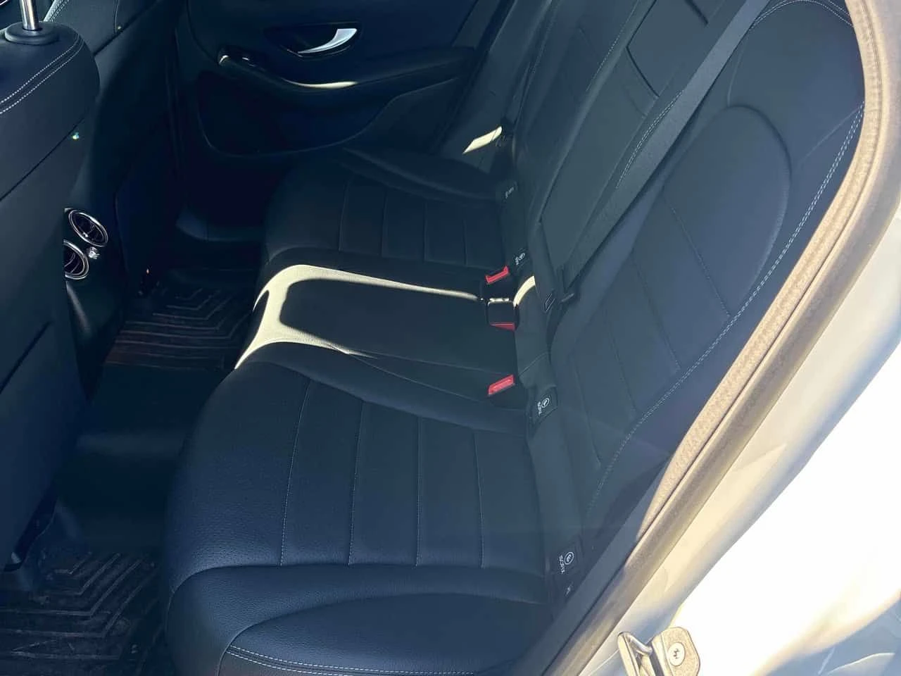 Mercedes-Benz GLC 300 | DISTRONIC| 360| ПОДГРЕВИ| ПАНОРАМА| CARFAX, снимка 14 - Автомобили и джипове - 54608196