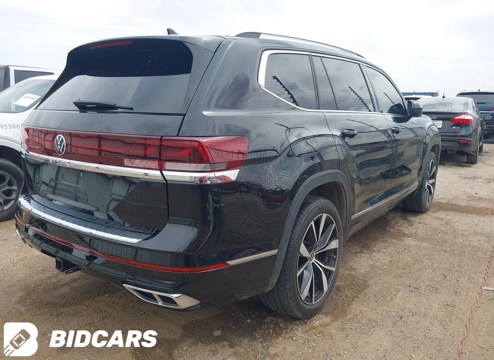 VW Atlas 2.0T SEL Premium R-Line, снимка 4 - Автомобили и джипове - 55151730