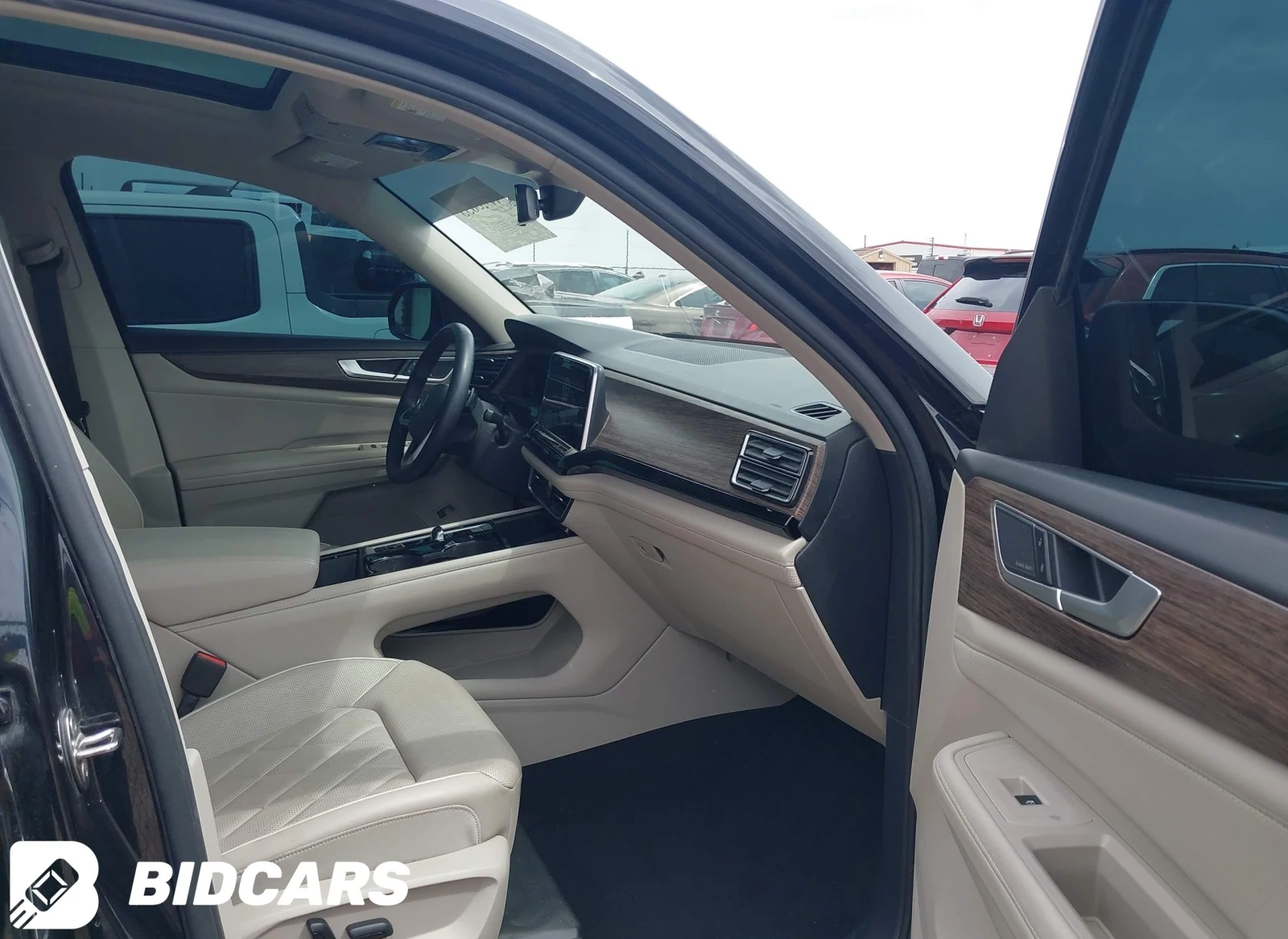 VW Atlas 2.0T SEL Premium R-Line, снимка 8 - Автомобили и джипове - 55151730