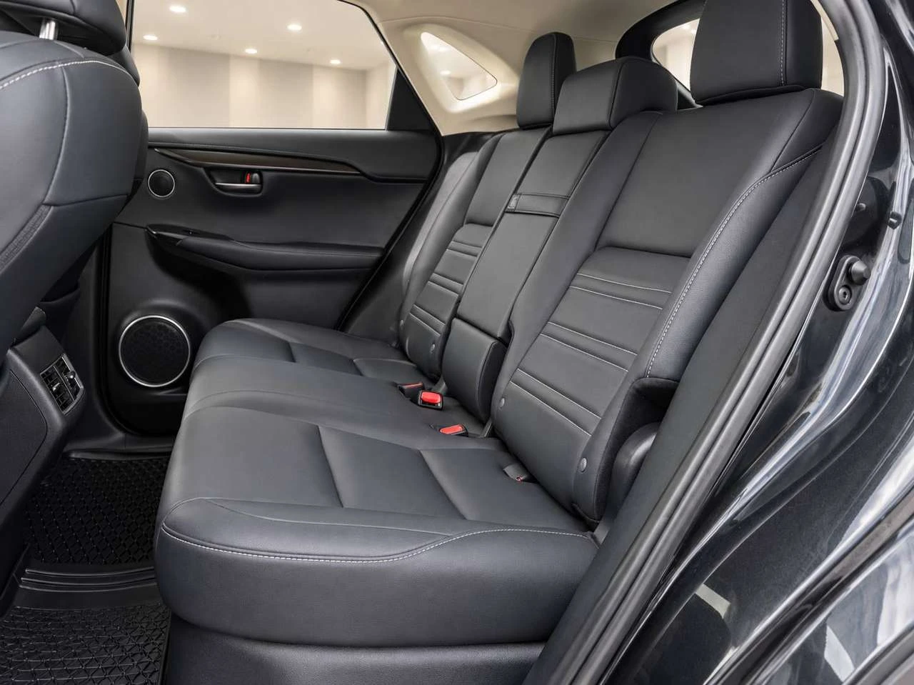 Lexus NX RoyalCars, снимка 12 - Автомобили и джипове - 56714320