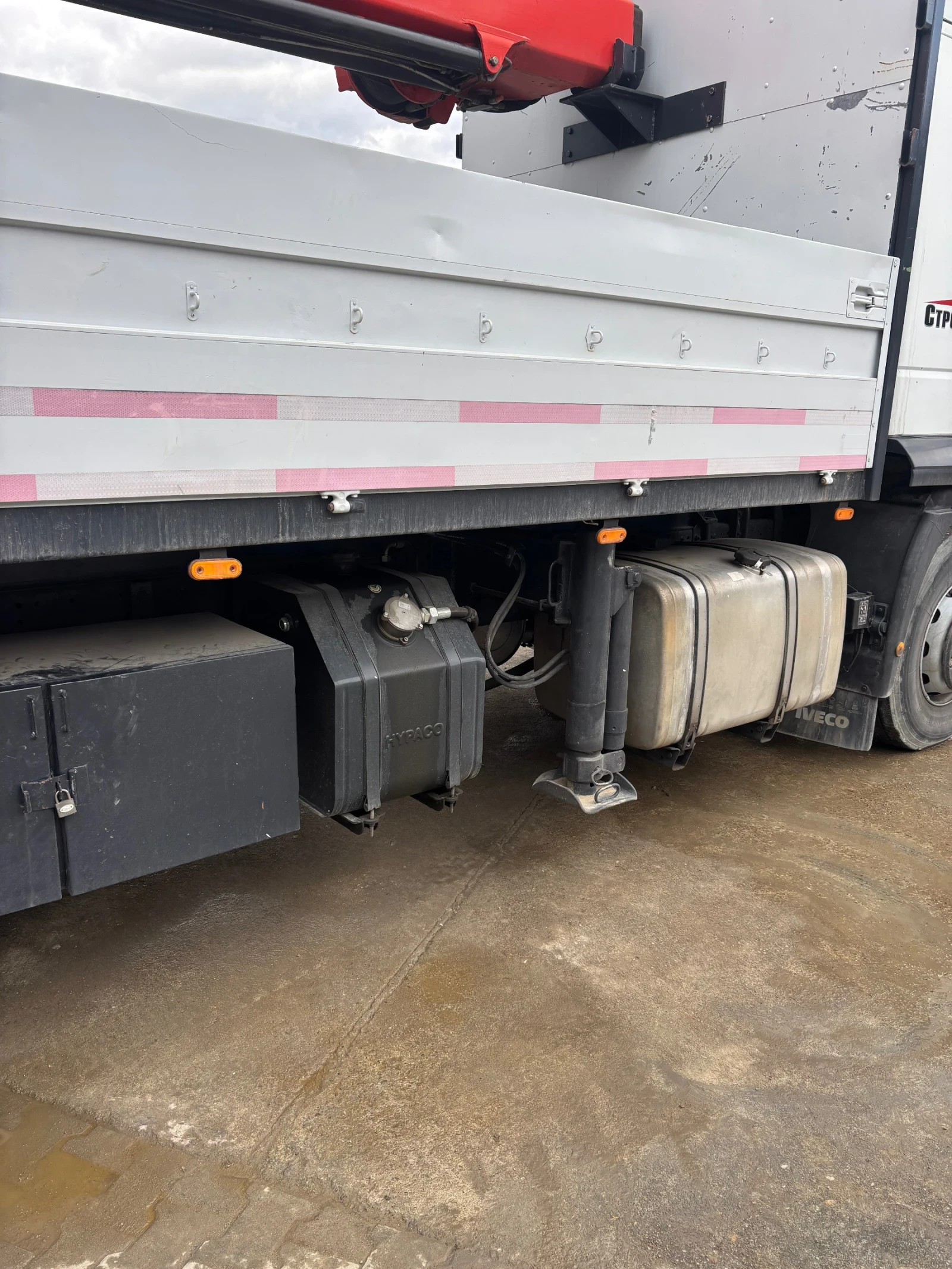 Iveco Stralis AT 260 C31 N/КРАН 28.5М/26000кг - изображение 8