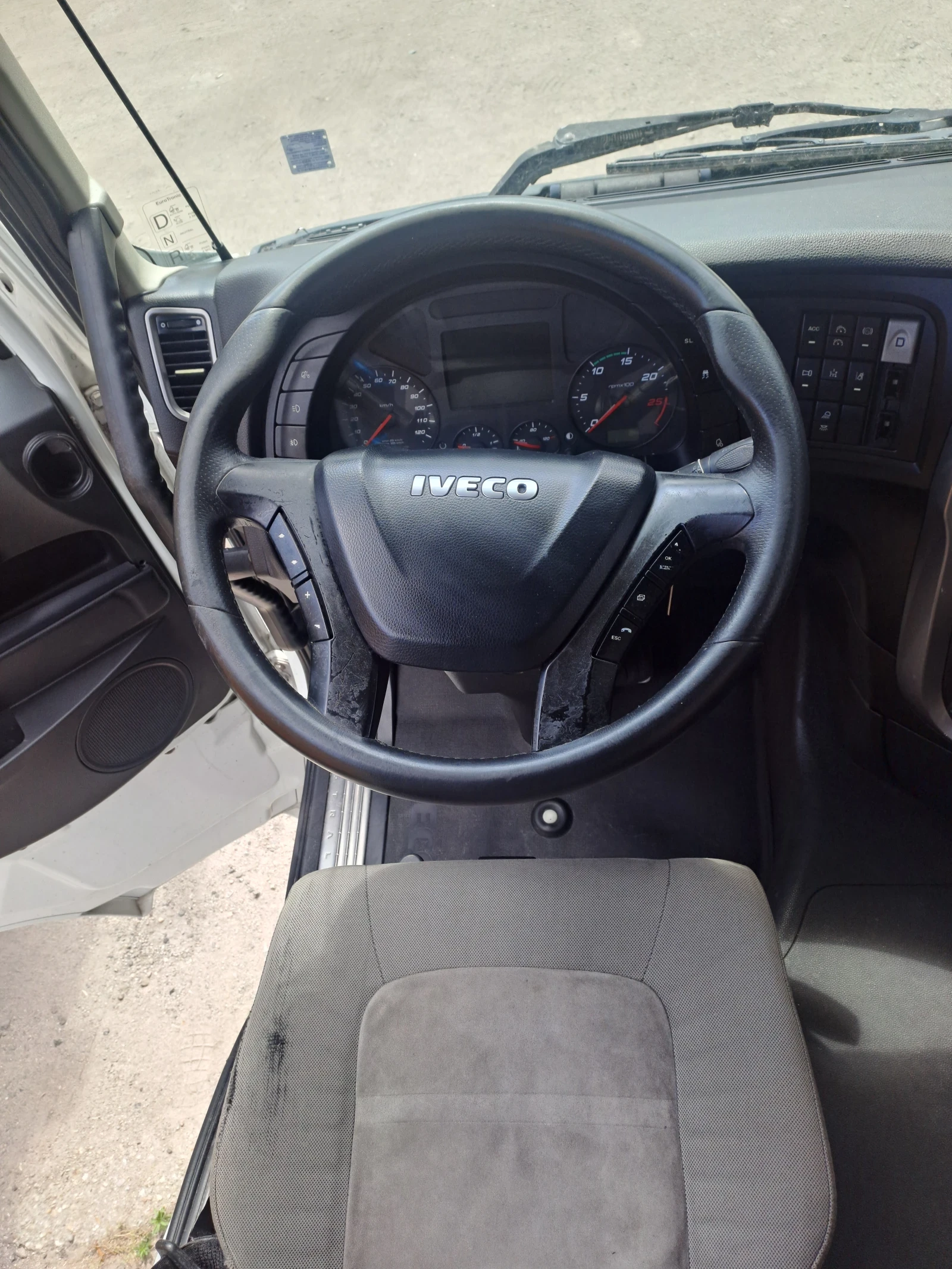 Iveco Stralis, снимка 4 - Камиони - 56348938