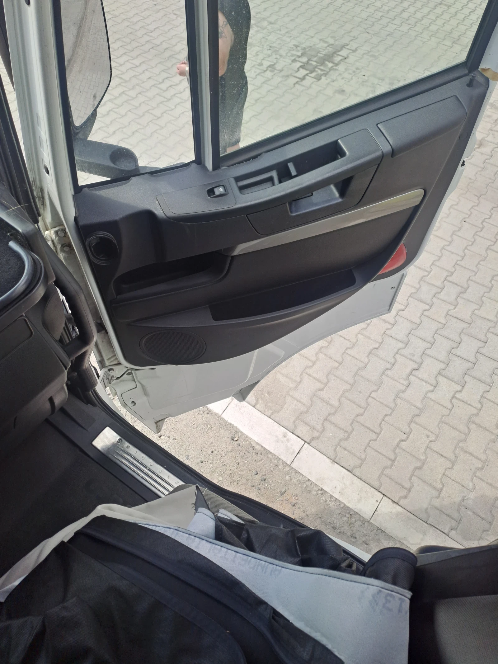 Iveco Stralis, снимка 7 - Камиони - 56348938