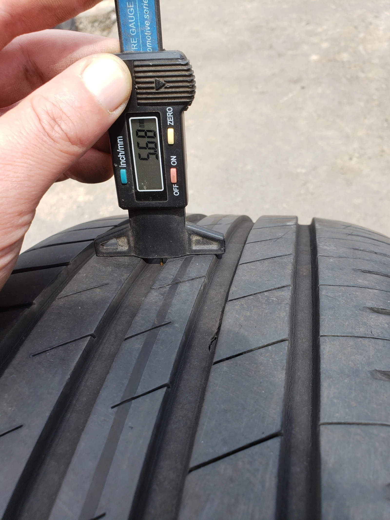 Гуми Летни 225/40R18, снимка 7 - Гуми и джанти - 54638744