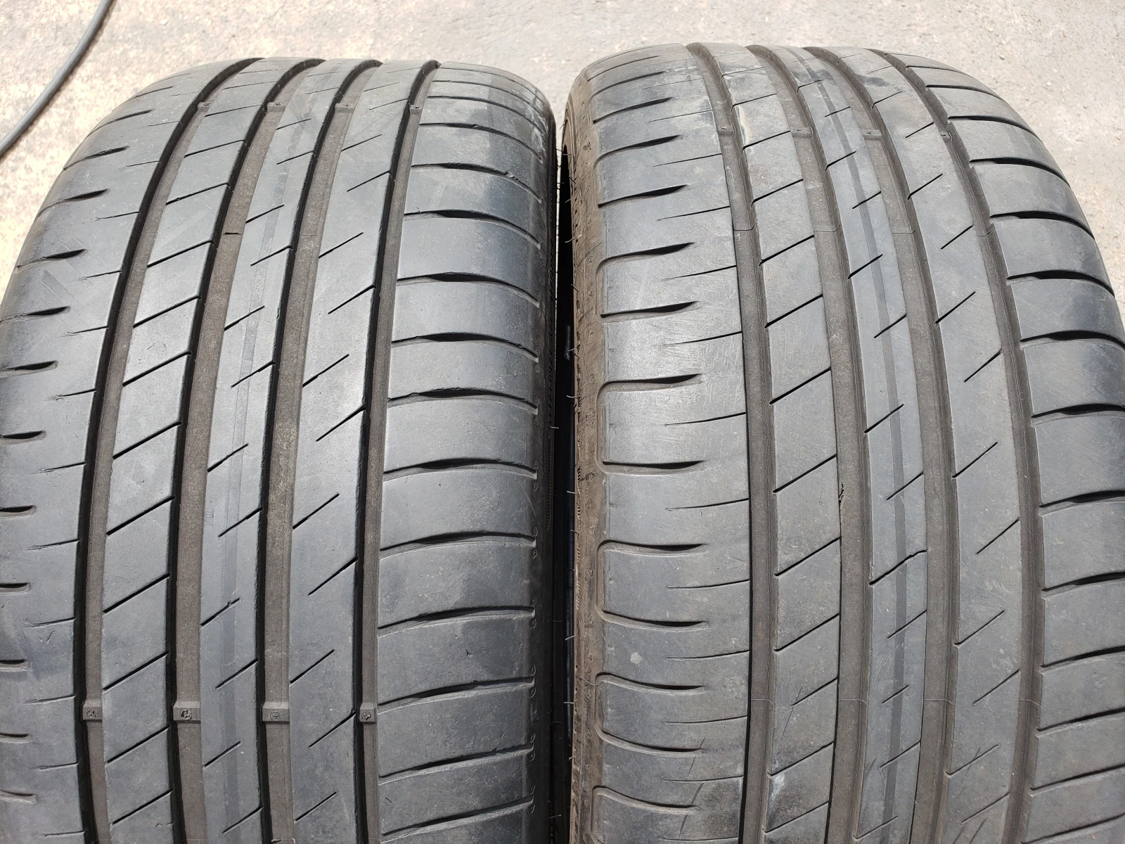 Гуми Летни 225/40R18, снимка 2 - Гуми и джанти - 54638744