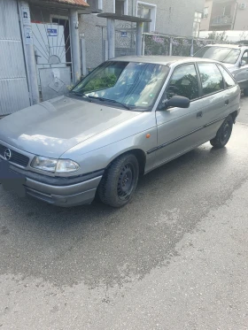 Opel Astra 1.6, снимка 1