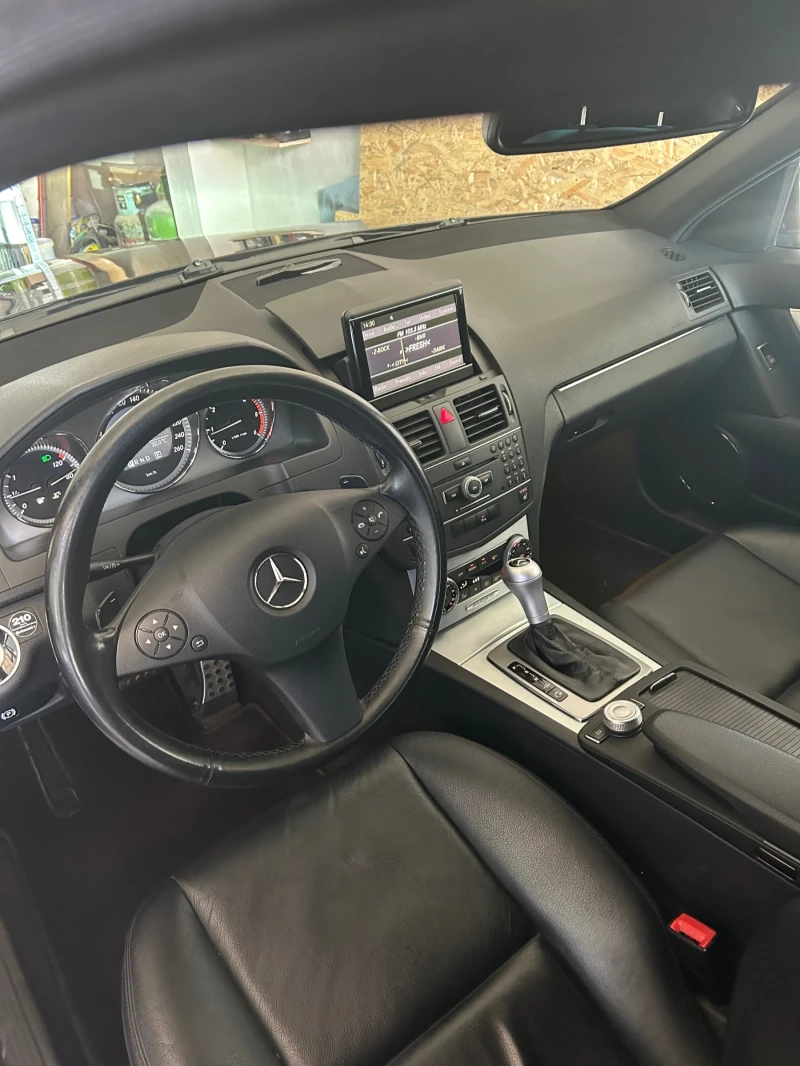 Mercedes-Benz C 220, снимка 9 - Автомобили и джипове - 47571395