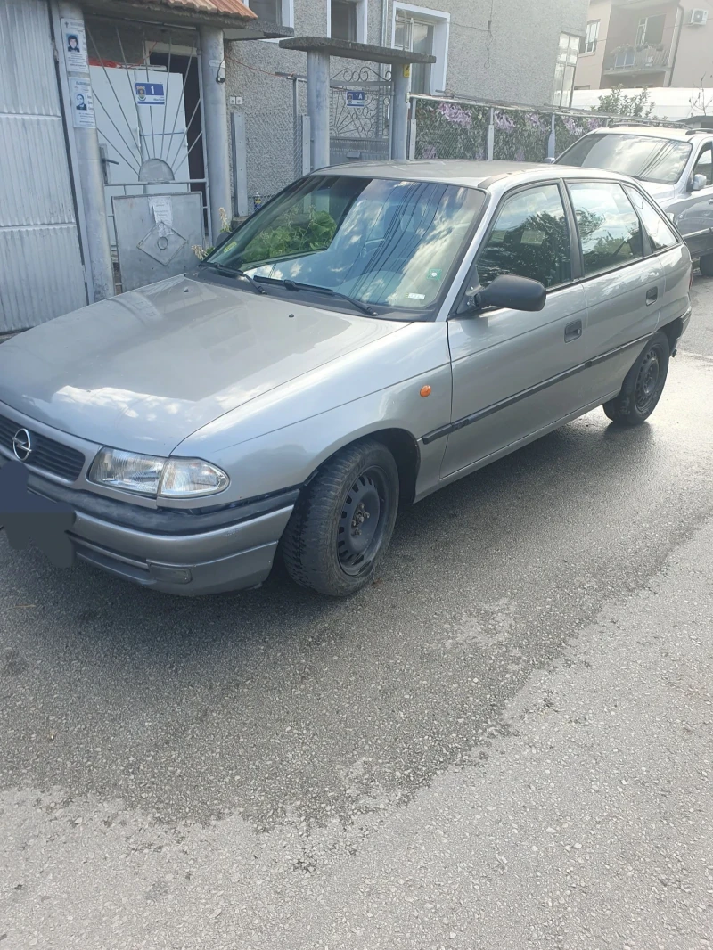 Opel Astra 1.6, снимка 1 - Автомобили и джипове - 47386936