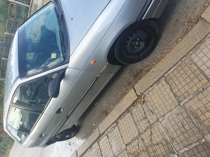 Opel Astra 1.6, снимка 2 - Автомобили и джипове - 47386936