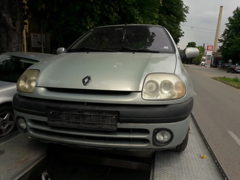 Renault Clio 2бр , снимка 1 - Автомобили и джипове - 47959175