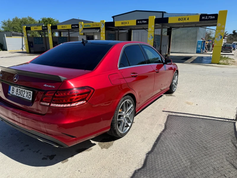 Mercedes-Benz E 400 4 Matic AMG Distronic, Pano, Harman Kardon, Ambien, снимка 3 - Автомобили и джипове - 49907811