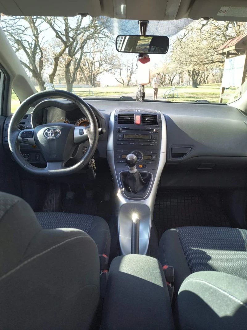 Toyota Auris 1.4d, снимка 9 - Автомобили и джипове - 48521131