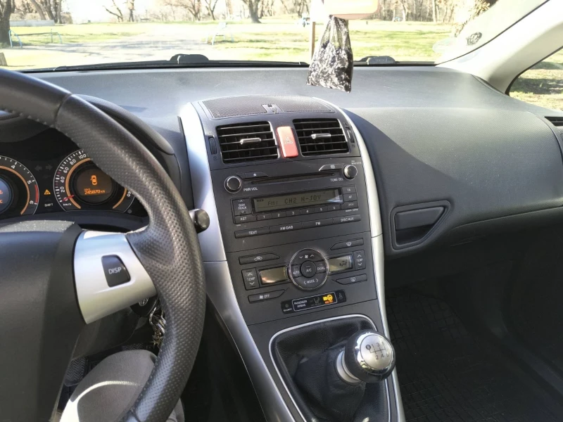 Toyota Auris 1.4d, снимка 6 - Автомобили и джипове - 48521131