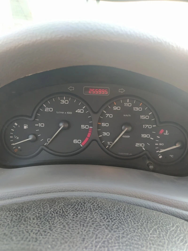 Peugeot 206 2.0 HDI , снимка 7 - Автомобили и джипове - 48591704