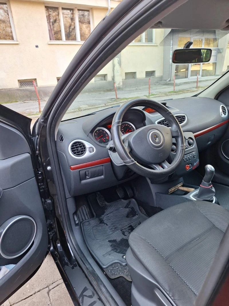 Renault Clio, снимка 9 - Автомобили и джипове - 49448575