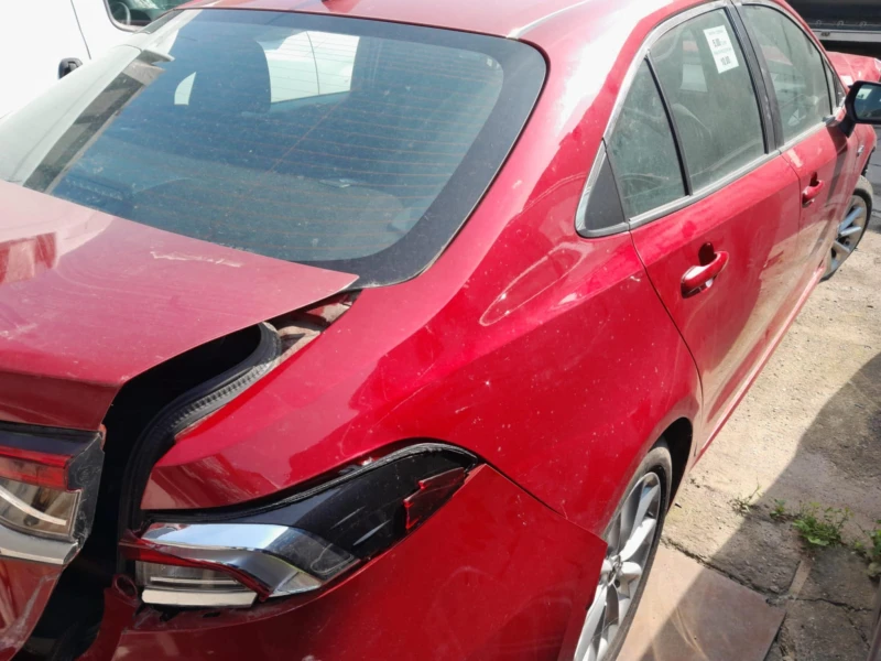 Toyota Corolla 1.8 Hibrid, снимка 8 - Автомобили и джипове - 51890409