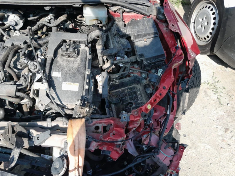 Toyota Corolla 1.8 Hibrid, снимка 7 - Автомобили и джипове - 51890409