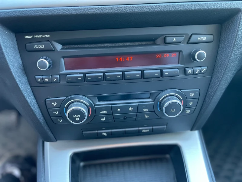 BMW 320, снимка 8 - Автомобили и джипове - 52026394