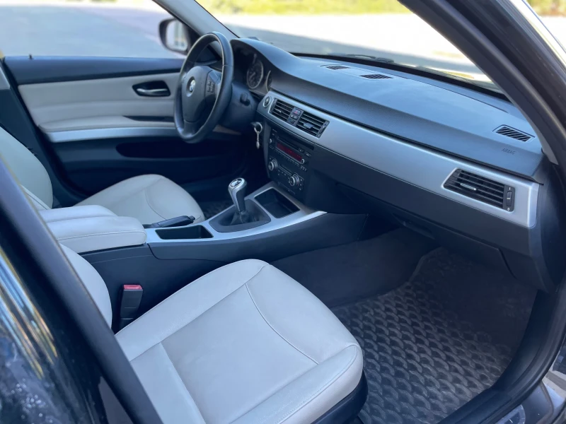 BMW 320, снимка 10 - Автомобили и джипове - 52026394