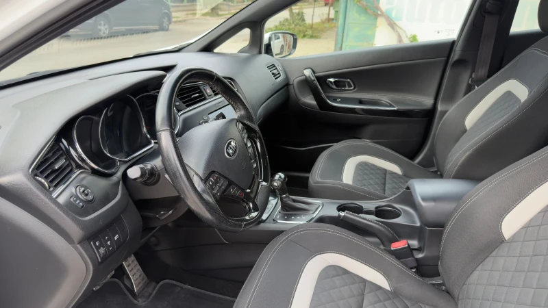 Kia Ceed GT Line, снимка 10 - Автомобили и джипове - 52041690