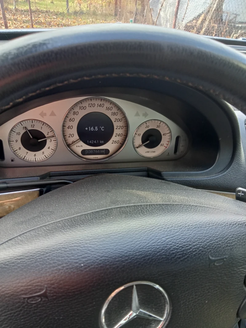 Mercedes-Benz E 320 Cdi, снимка 5 - Автомобили и джипове - 52367696