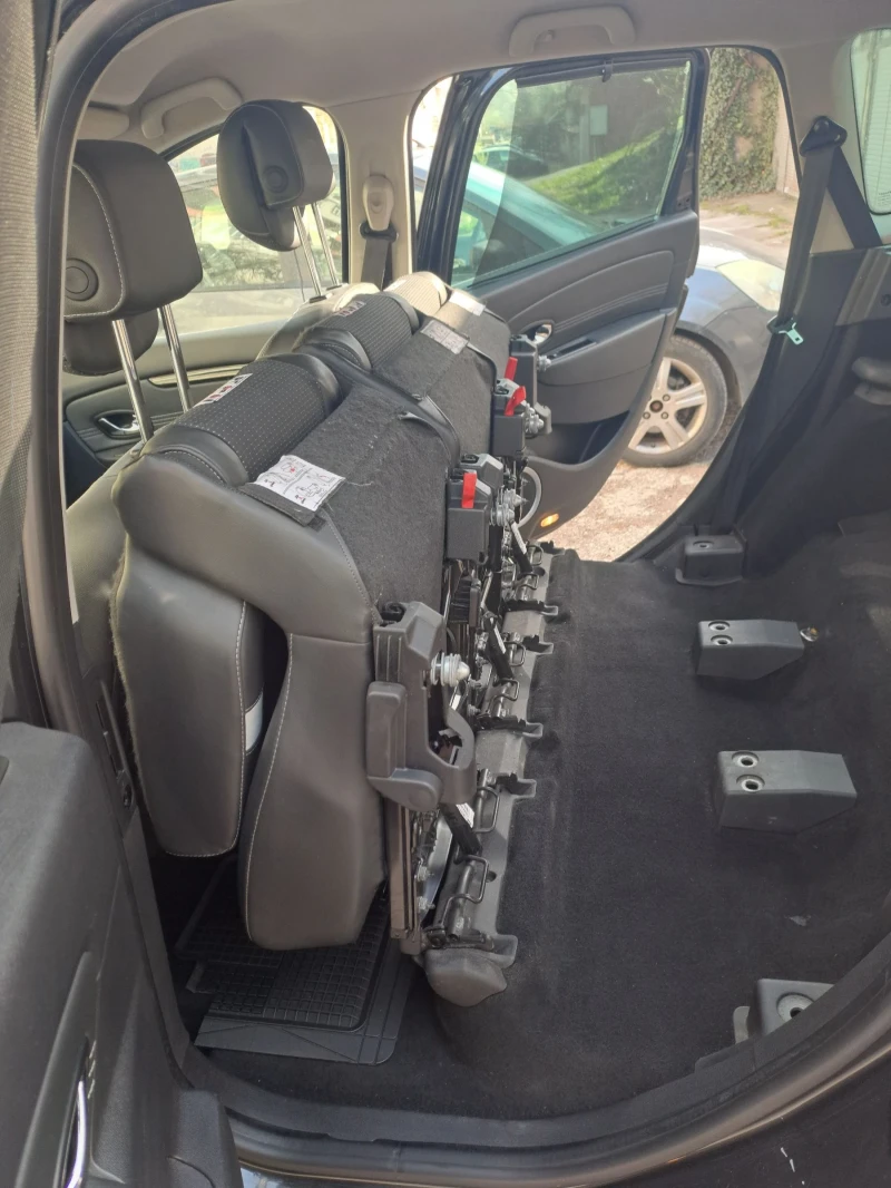 Renault Grand scenic, снимка 15 - Автомобили и джипове - 52627405