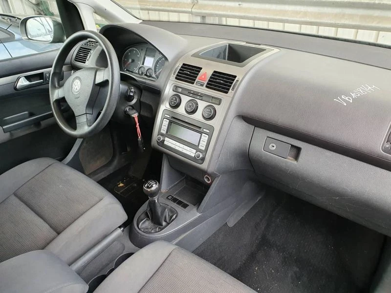 VW Touran 1.9 TDi, снимка 6 - Автомобили и джипове - 30101953