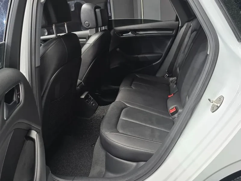 Audi A3 40 Tfsi 8V, снимка 12 - Автомобили и джипове - 55142281