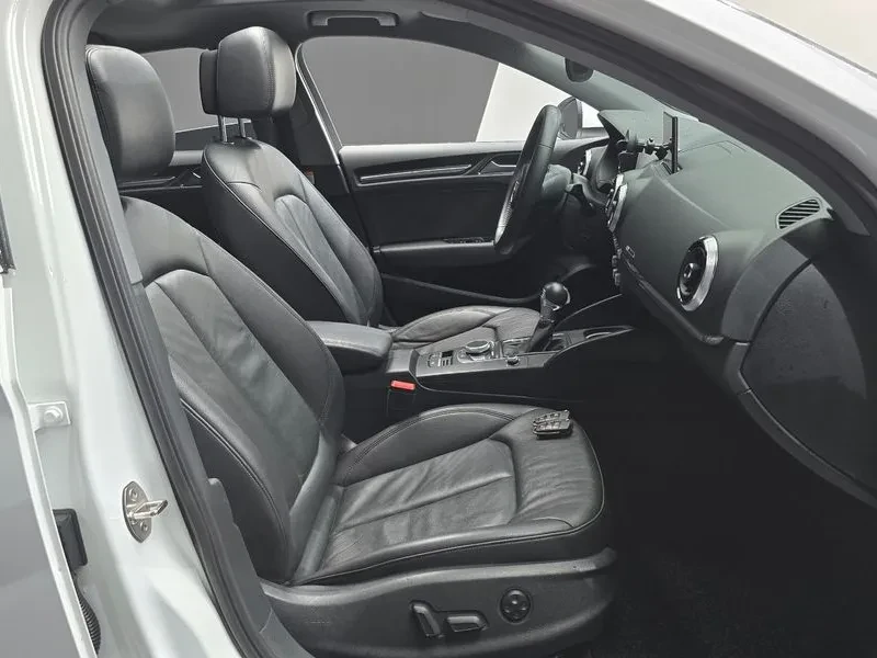 Audi A3 40 Tfsi 8V, снимка 11 - Автомобили и джипове - 55142281