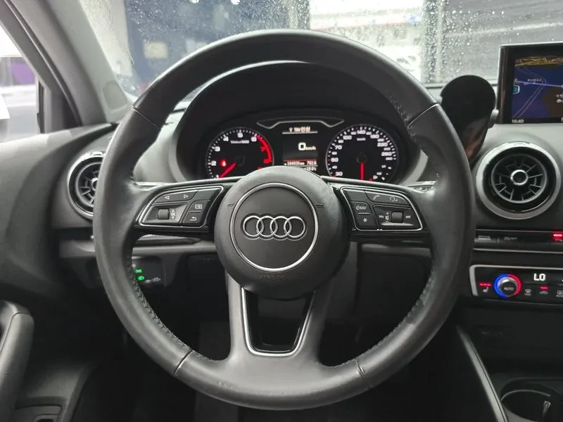 Audi A3 40 Tfsi 8V, снимка 13 - Автомобили и джипове - 55142281