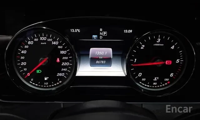 Mercedes-Benz E 220 D * AMG LINE * HEAD UP * ПАНОРАМА * , снимка 7 - Автомобили и джипове - 55392389