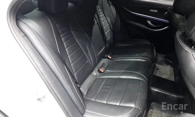 Mercedes-Benz E 220 D * AMG LINE * HEAD UP * ПАНОРАМА * , снимка 12 - Автомобили и джипове - 55392389