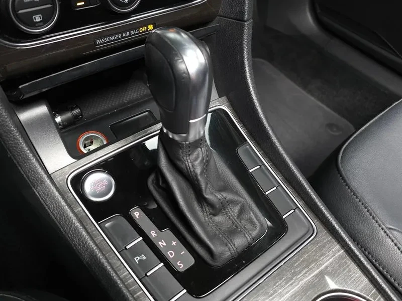 VW Passat 2.0 TFSI, снимка 8 - Автомобили и джипове - 55446657