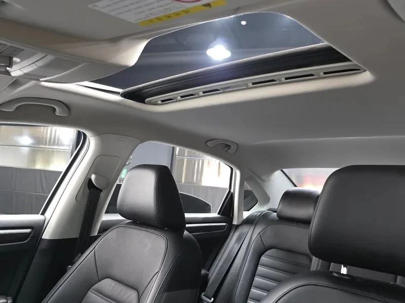 VW Passat 2.0 TFSI, снимка 14 - Автомобили и джипове - 55446657
