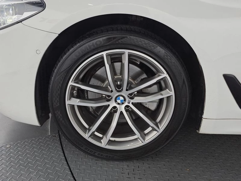 BMW 520 520d M Sport| ПОДГРЕВ| ШИБИ| HEAD UP, снимка 5 - Автомобили и джипове - 55739862