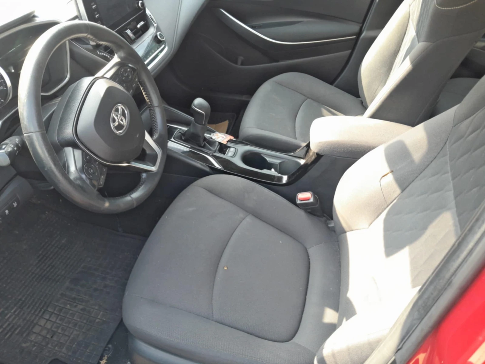Toyota Corolla 1.8 Hibrid - изображение 5