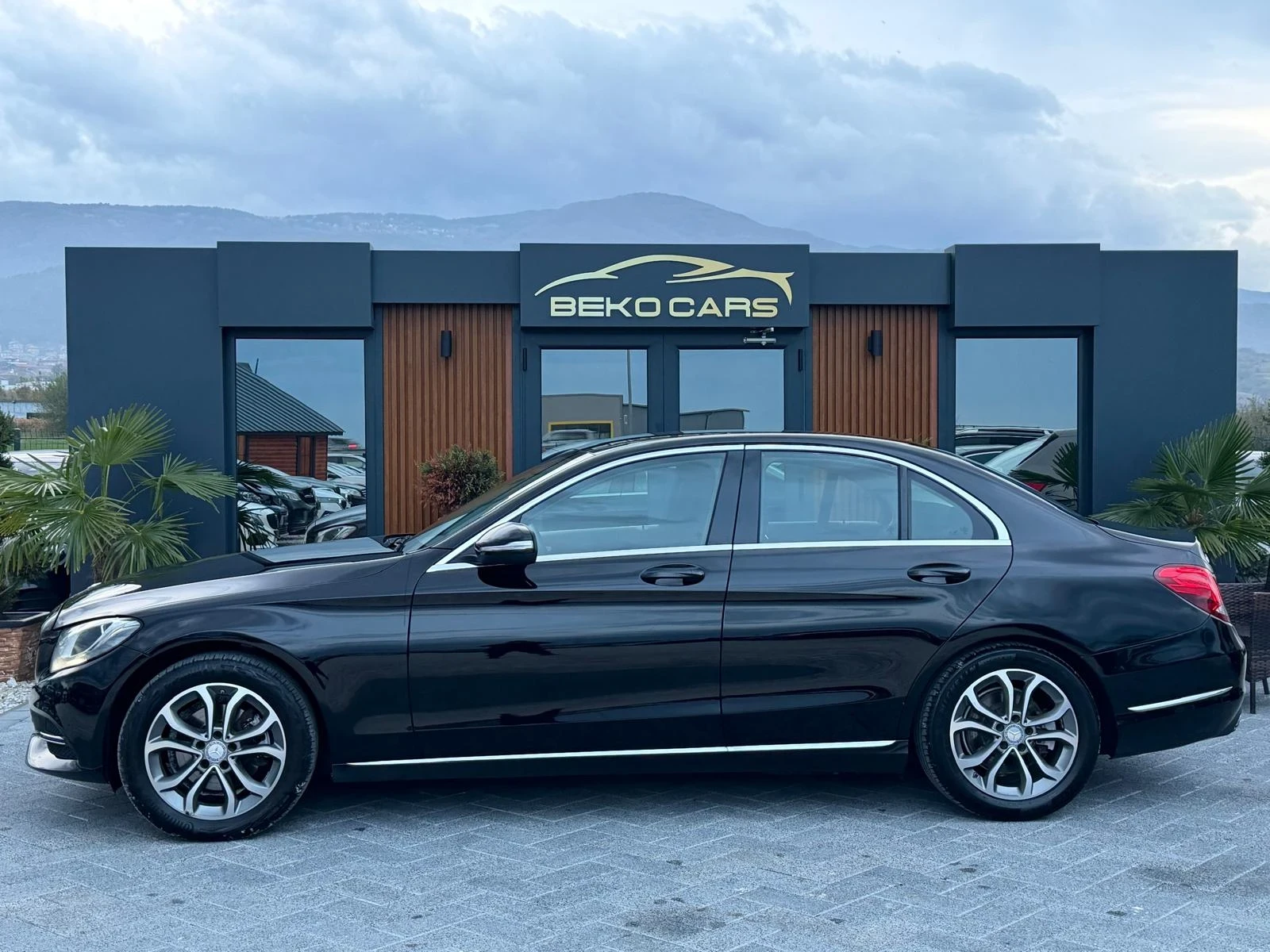 Mercedes-Benz C 220 Нов внос от Дания - изображение 8