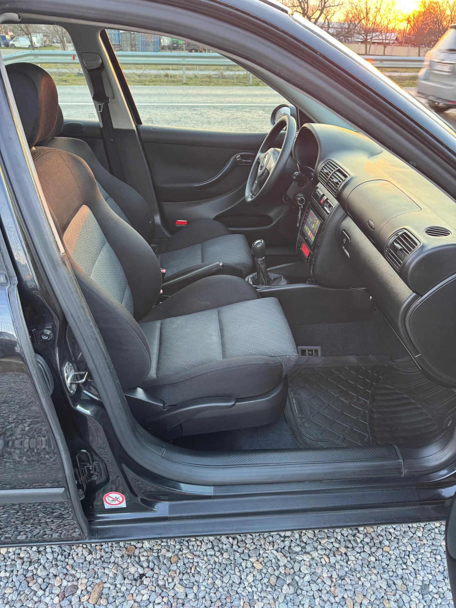 Seat Leon 1.9TDI* FR* 131+ + Германия* 6ск* Нави* Подгрев, снимка 16 - Автомобили и джипове - 53737840